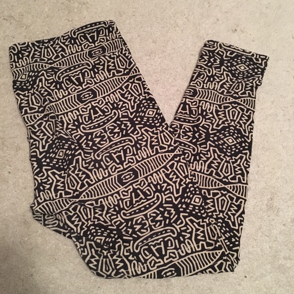 LuLaRoe Pants - LuLaRoe TC Leggings