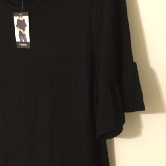 Black! Medium ruffled sleeve T. Slinky. - Picture 4 of 8