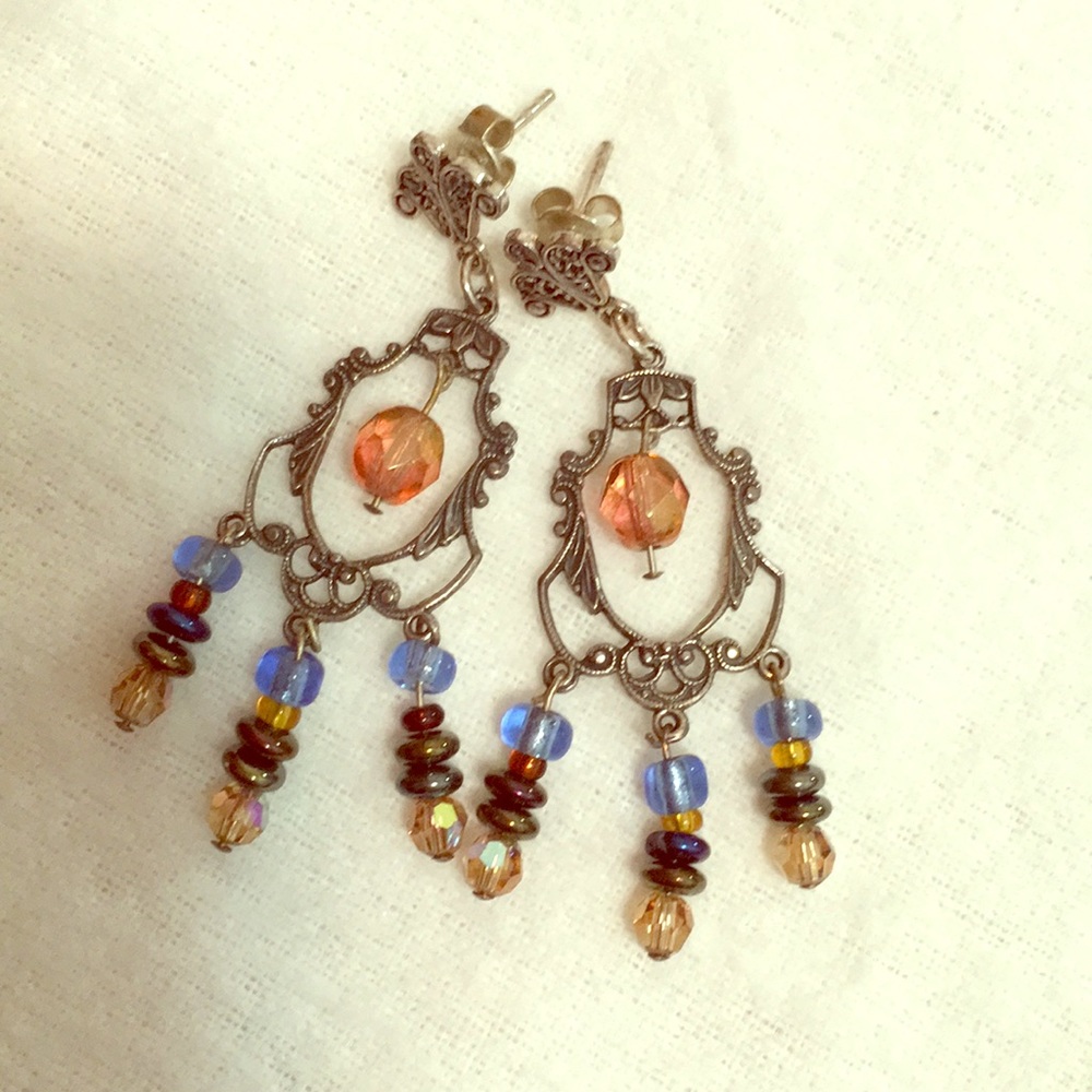 Antique style earrings NWOT