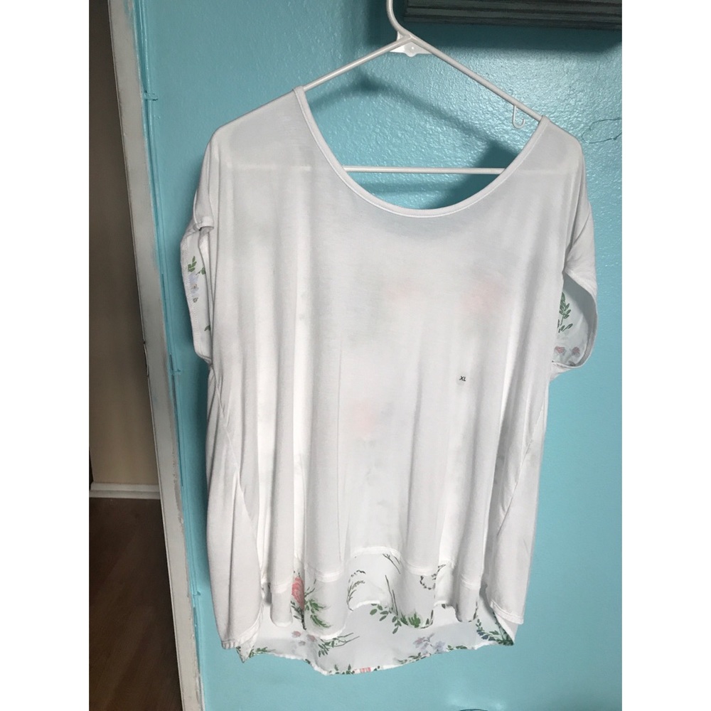XL New York and company top