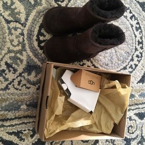 Toddler uggs size 9