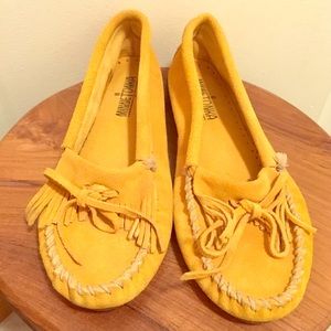 Minnetonka Moccasins Suede Mustard 8 rare