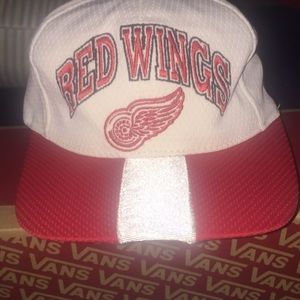 Red wings snap back