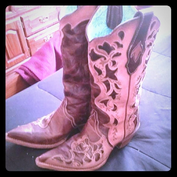 Corral Boots - Picture 1 of 3