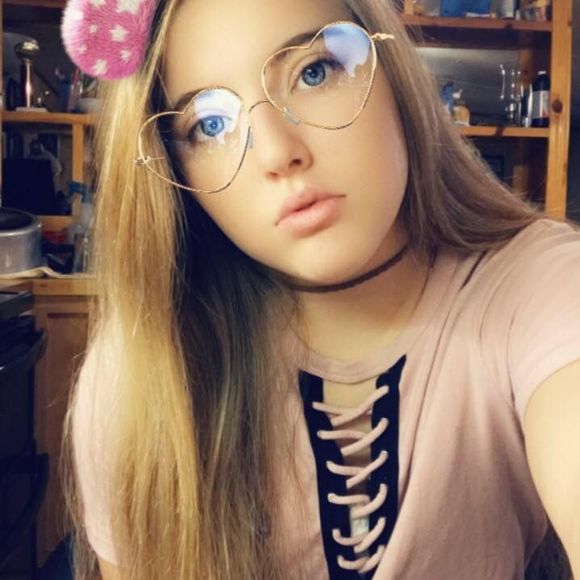 Meet your Posher, Hannah - Picture 1 of 1