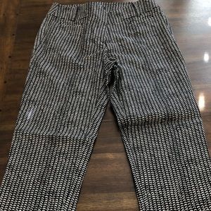 Loft black and white design ankle length pants