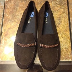 NWOT Brown Nautica Flats