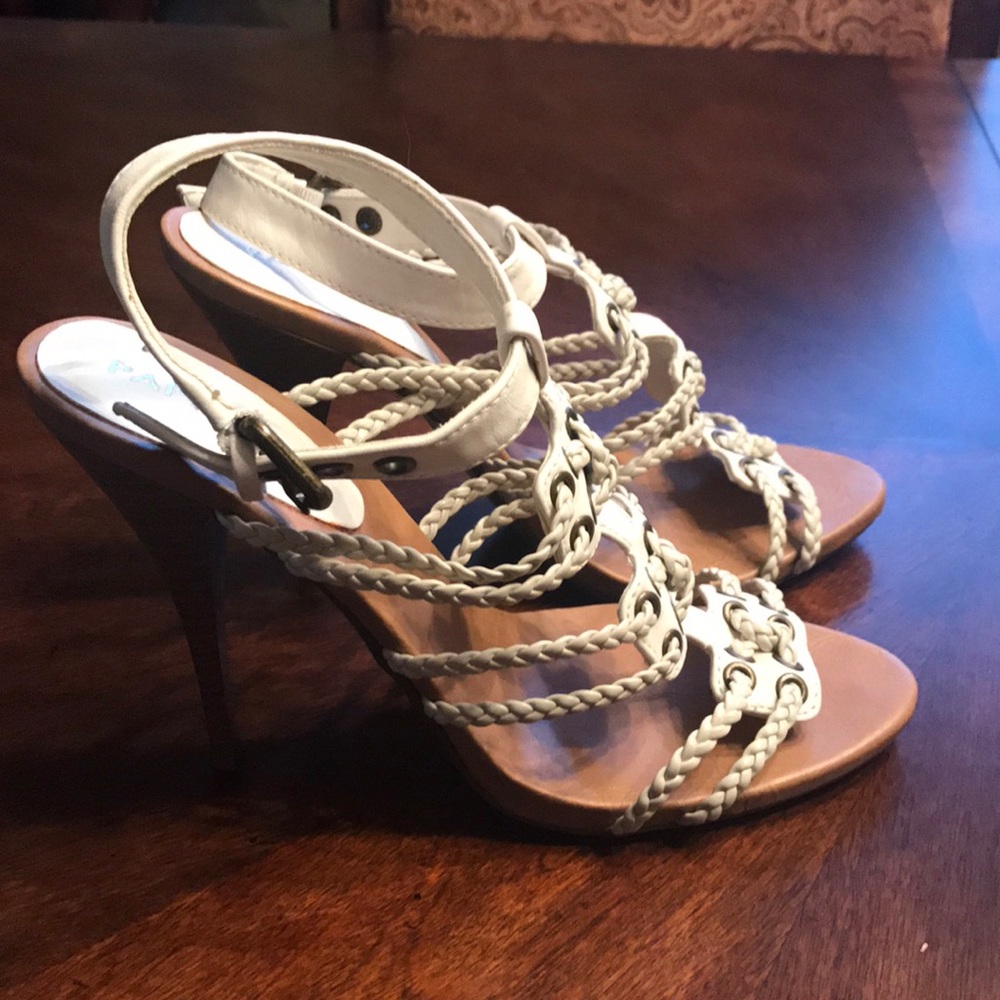 NWT Off White sandals size 8.5