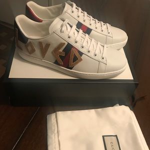 Gucci Sneakers, shoe fits more like a 9 than a 8.5