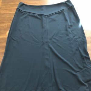 Casual Corner navy stretch skirt