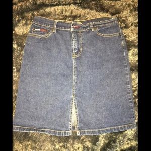 Vintage Tommy Hilfiger Skirt- Size 9 💞💞💞