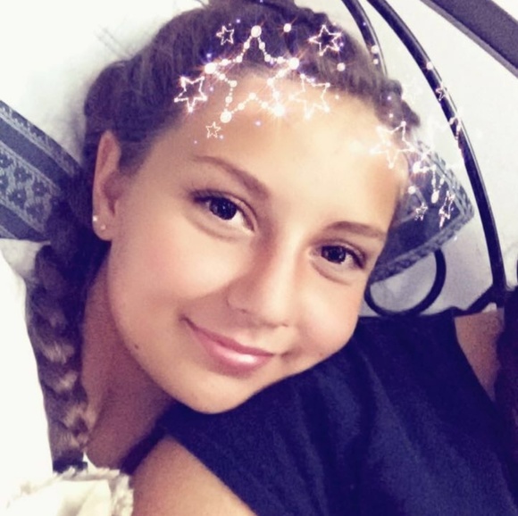 Meet your Posher, Brianna - Picture 2 of 5