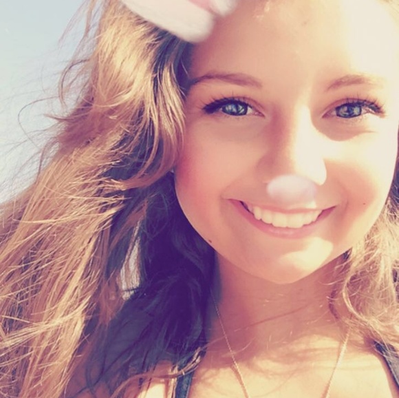 Meet your Posher, Brianna - Picture 4 of 5