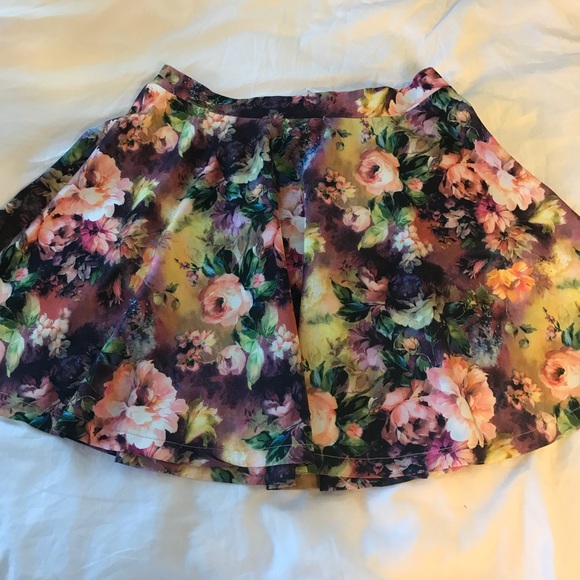Gorgeous flower skirt - Picture 1 of 1
