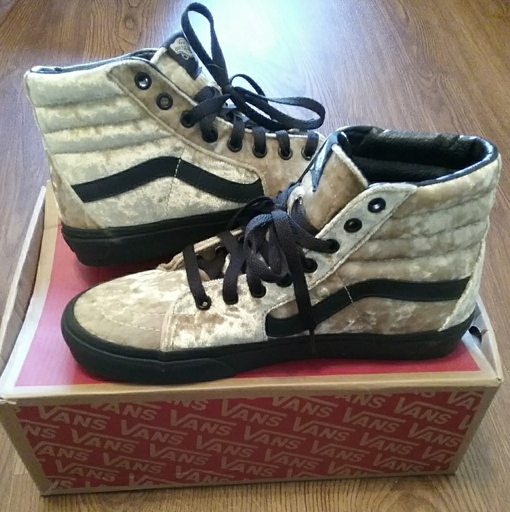 VANS. High Tops. Velvet Gold and Black.