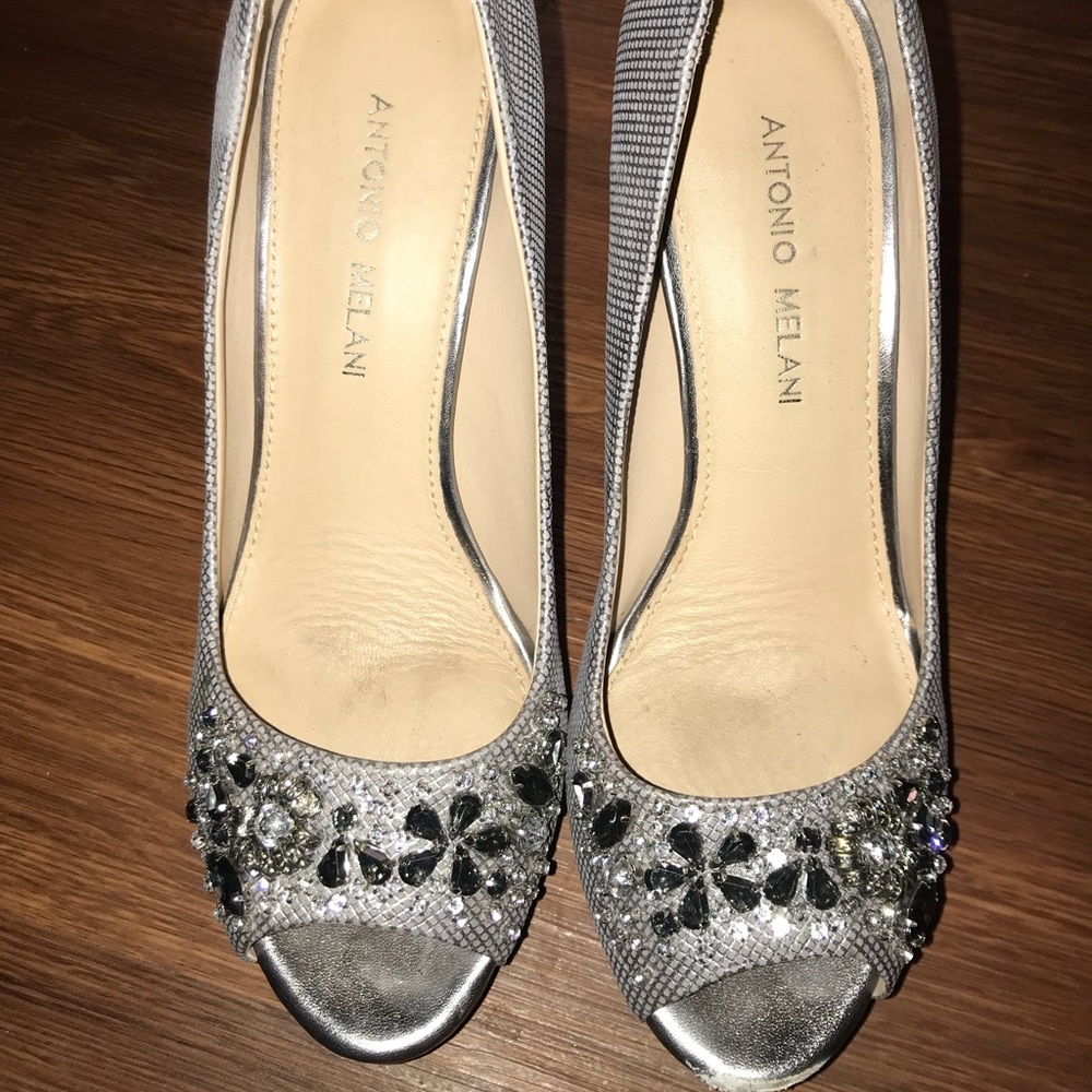 Antonio Melani Marble Ceylon peep toe pumps