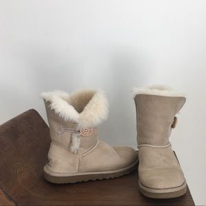 Ugg bailey button II boots
