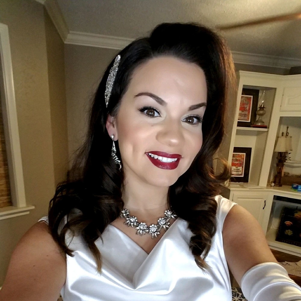 Meet your Posher, Monica