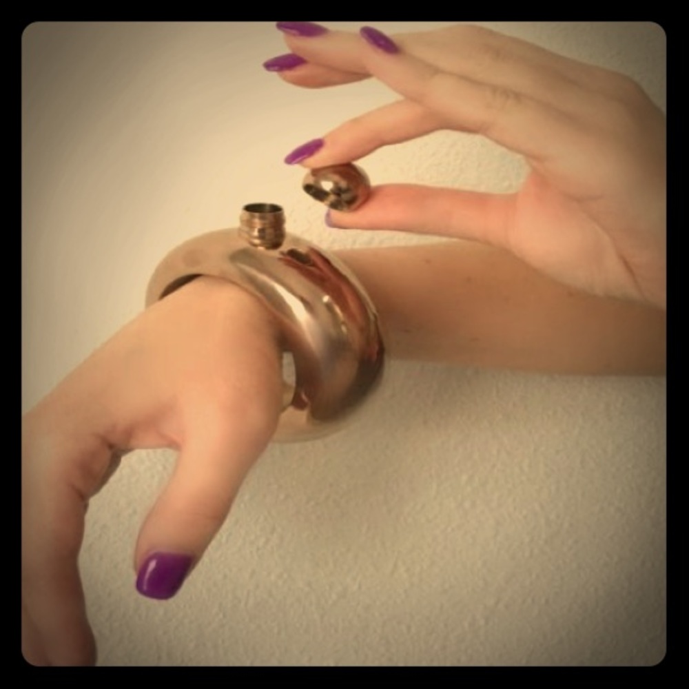 Flask bracelet