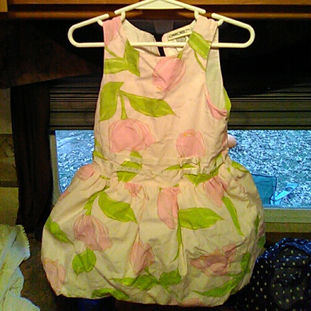 Cute flower dress!