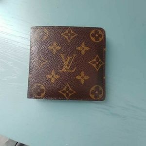 Louis Vuitton Mens Marco Bi-foldWallet