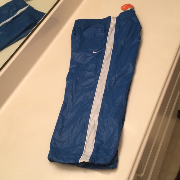 Nike Pants - Nike Women's Capri Pants
