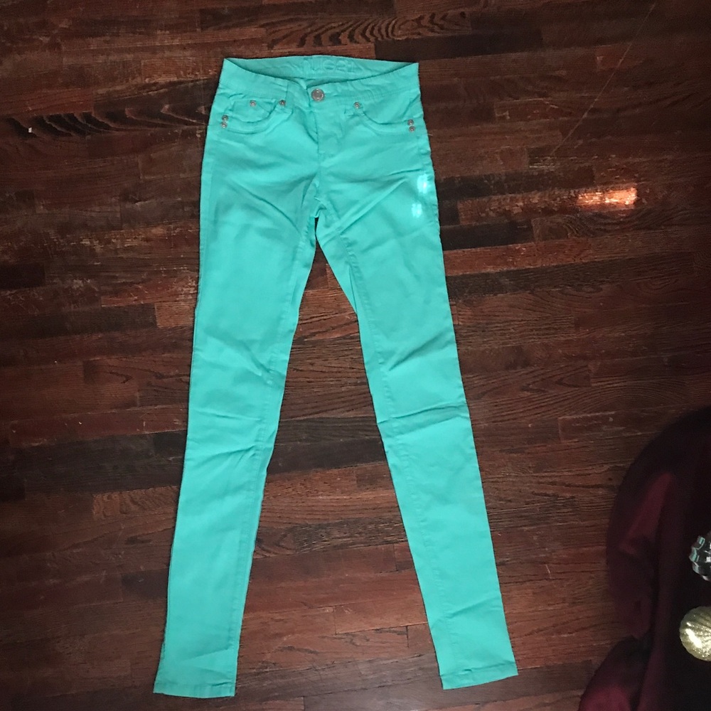 Teal skinny jeans 🌸