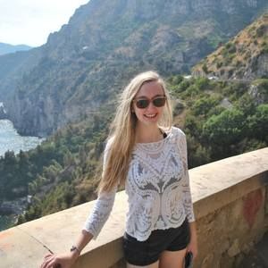 Meet your Posher, Julia