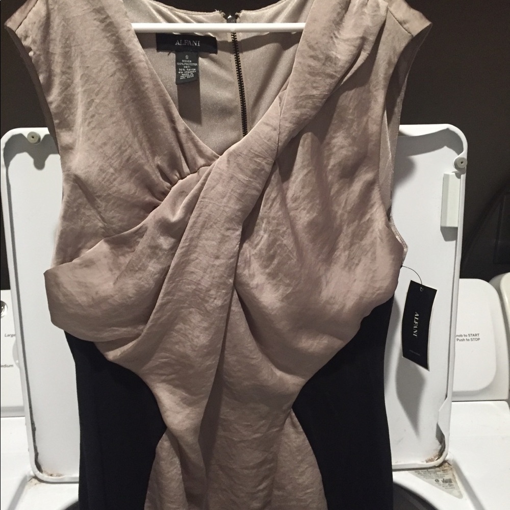 Chic sleeveless fitted top