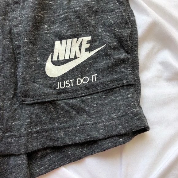 ✨LAST PAIR✨ Women’s Nike Just Do It Shorts - Picture 3 of 5