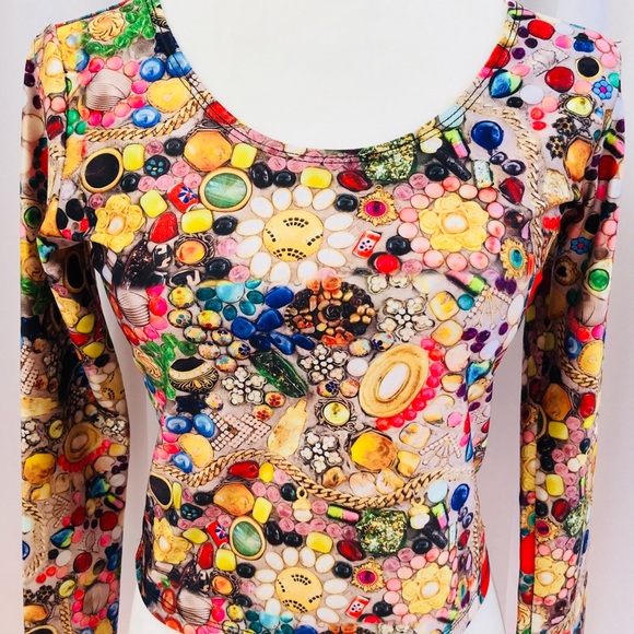 Adorable, Colorful Top - Picture 2 of 3