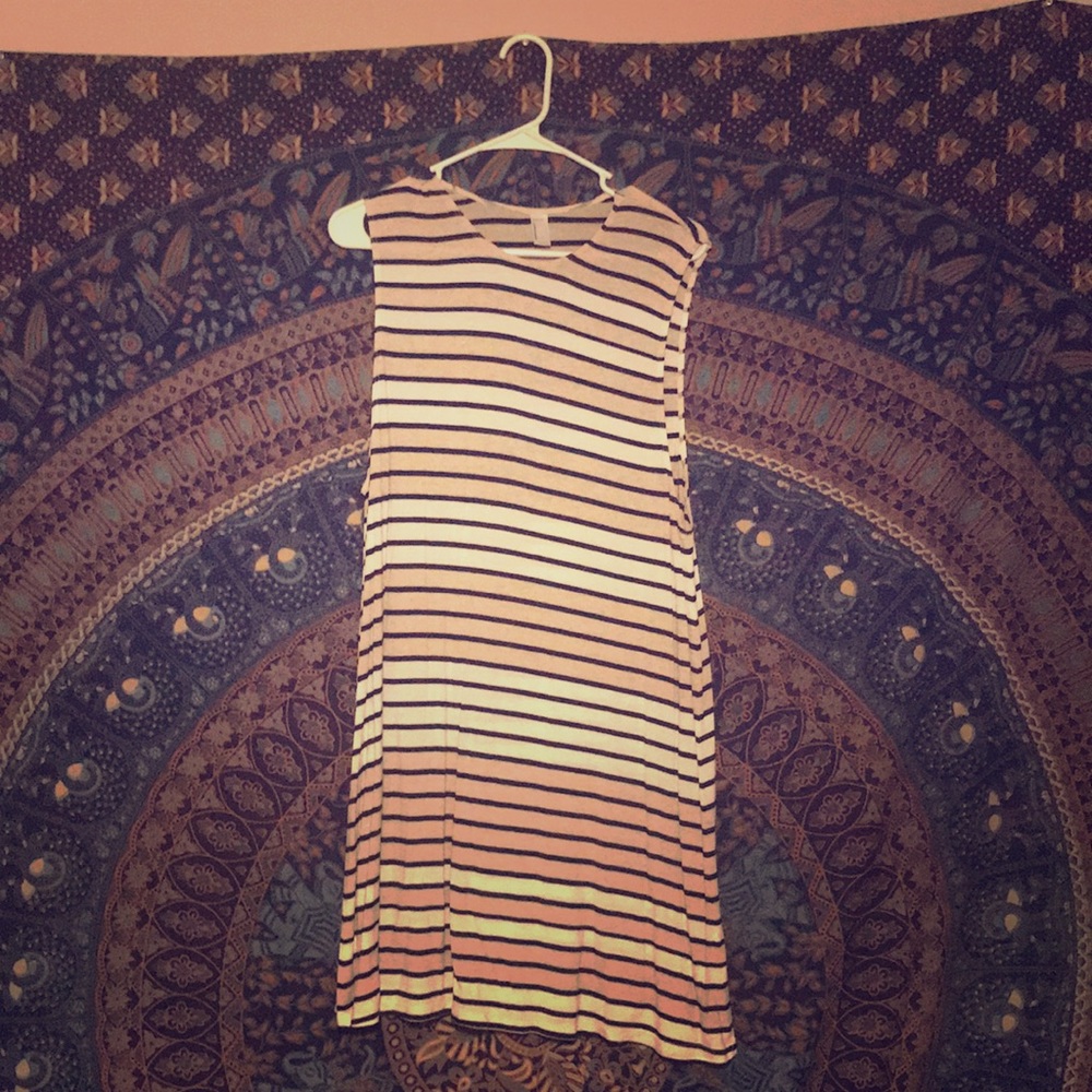 Striped, open sleeve dress