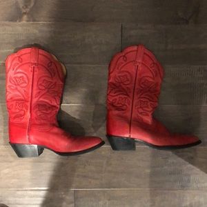 Ariat red cowboy boots excellent condition