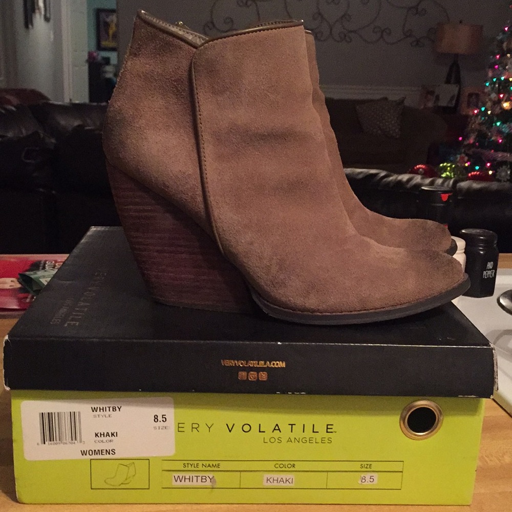 Volatile khaki wedge bootie