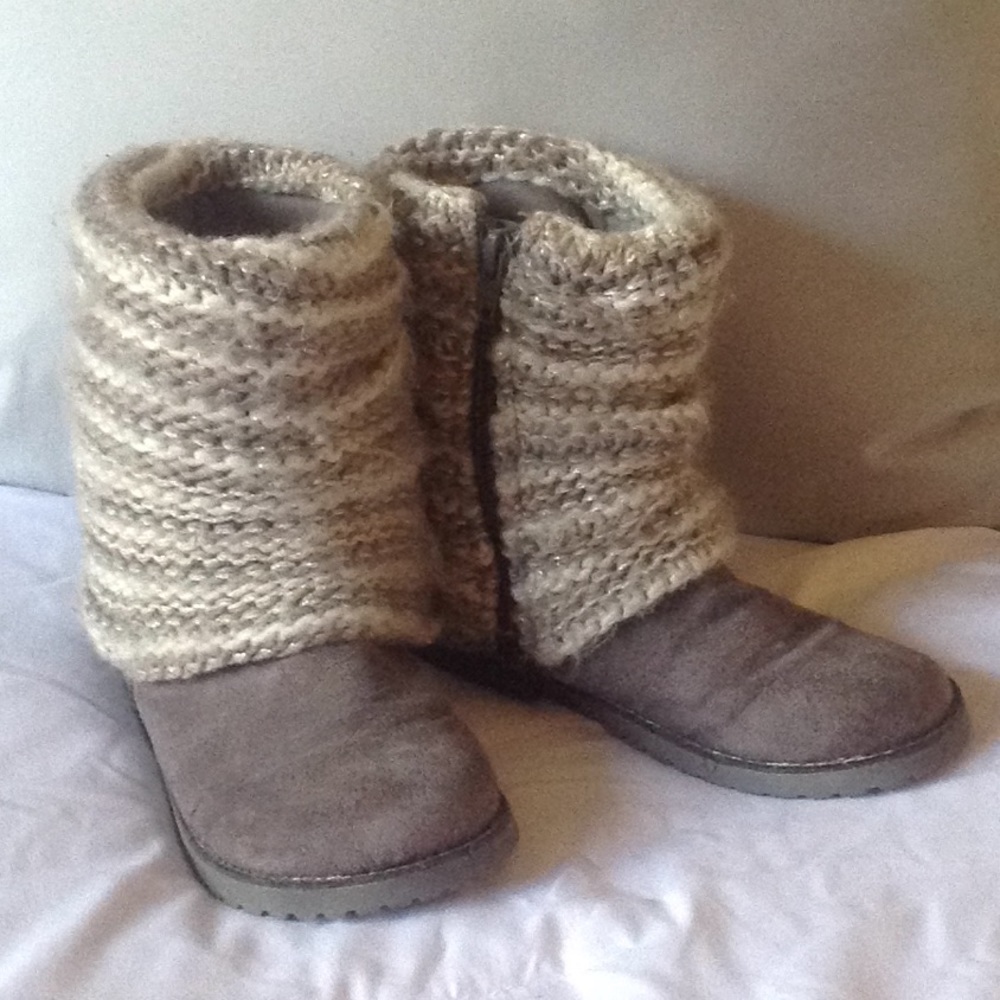 Girls size 12 toddler zip up boots