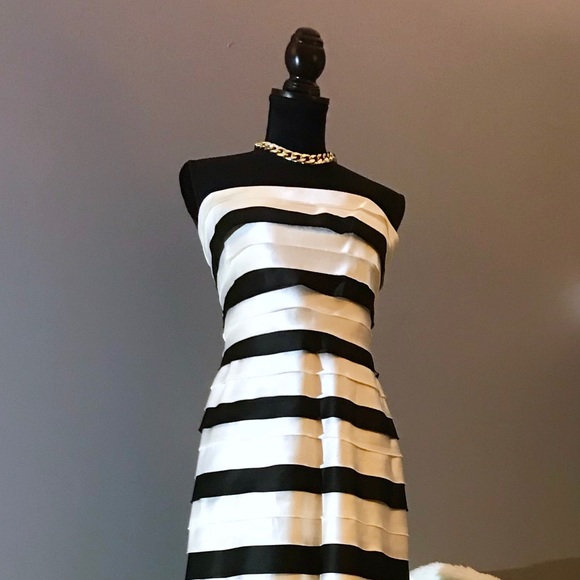 BCBG MaxAzria Black White Tiered Laser Cut Dress - Picture 2 of 5
