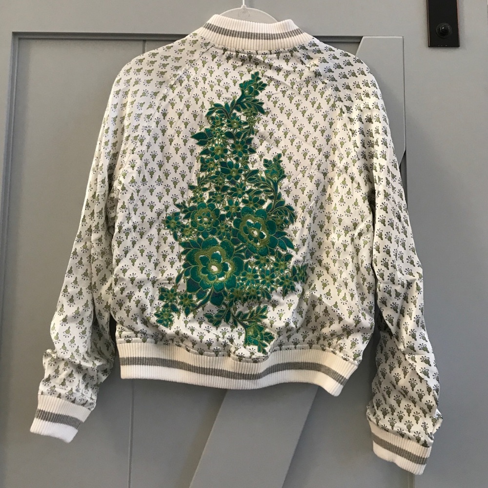 🌲Anthro satin embroidered green bomber jacket🌲