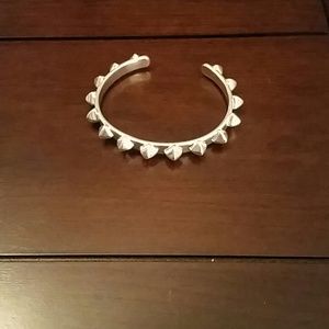 Pyramid Stud Cuff-silver