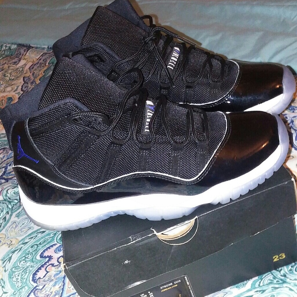 Jordan Space Jams - Picture 1 of 3