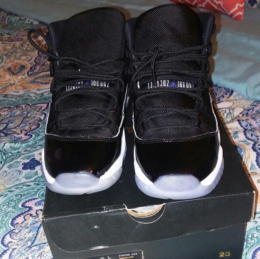 Jordan Space Jams - Picture 2 of 3