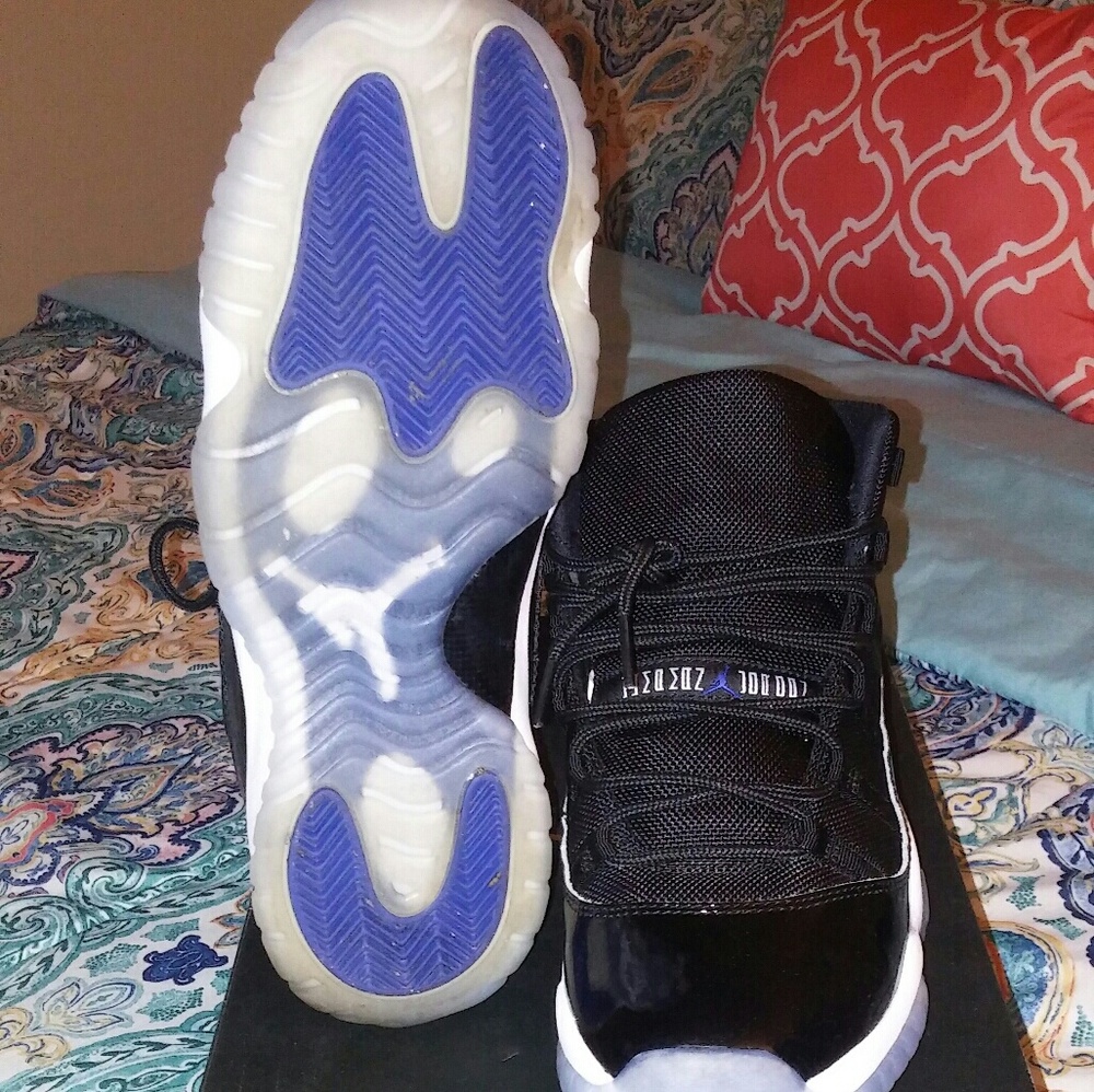 Jordan Space Jams - Picture 3 of 3