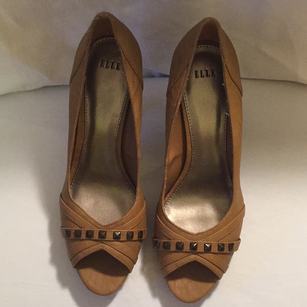 Peep Toe Pumps. Size 10M. NEW