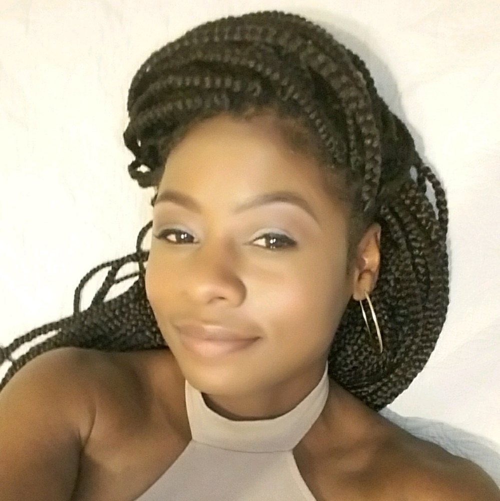 Meet your Posher, Desi