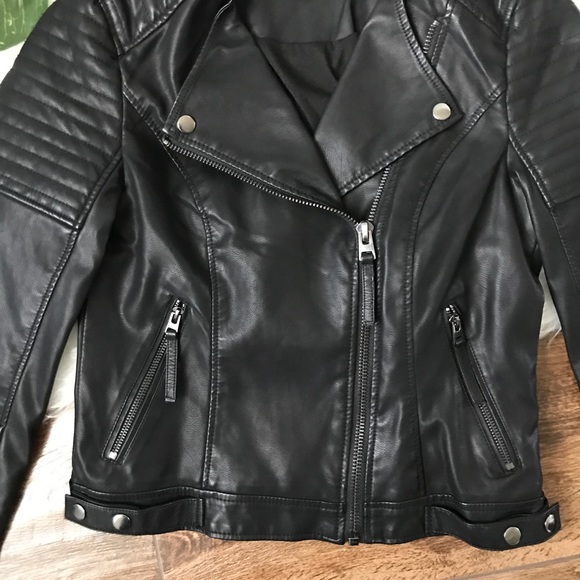 Topshop • Vegan Faux Leather Moto Biker Zip Jacket - Picture 4 of 8