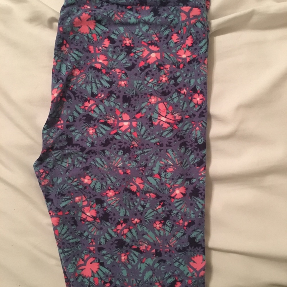 Lularoe One Size leggings NWOT