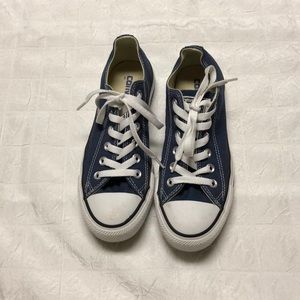 Navy blue converse