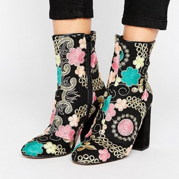 River Island Embroidered Floral Jacquard Boots - Picture 1 of 3