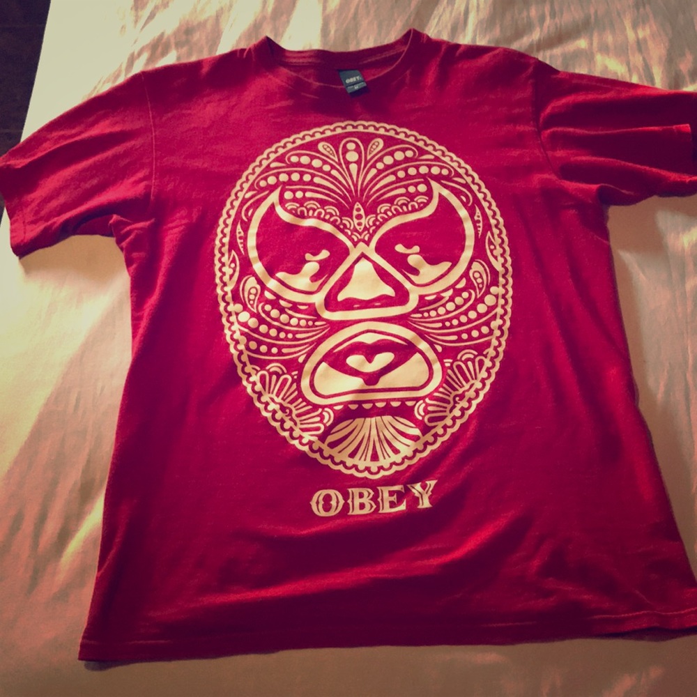 Red Obey Propaganda Medium graphic tee