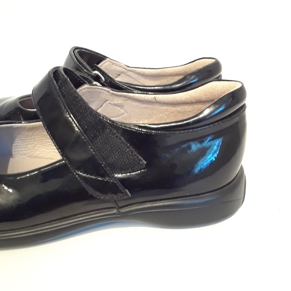 ❌❌SOLD❌❌Black Patent Mary Jane's Size 2.5 - Picture 5 of 6