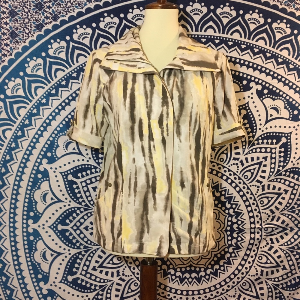 Zenergy By Chico’s size 0 gray white yellow blouse
